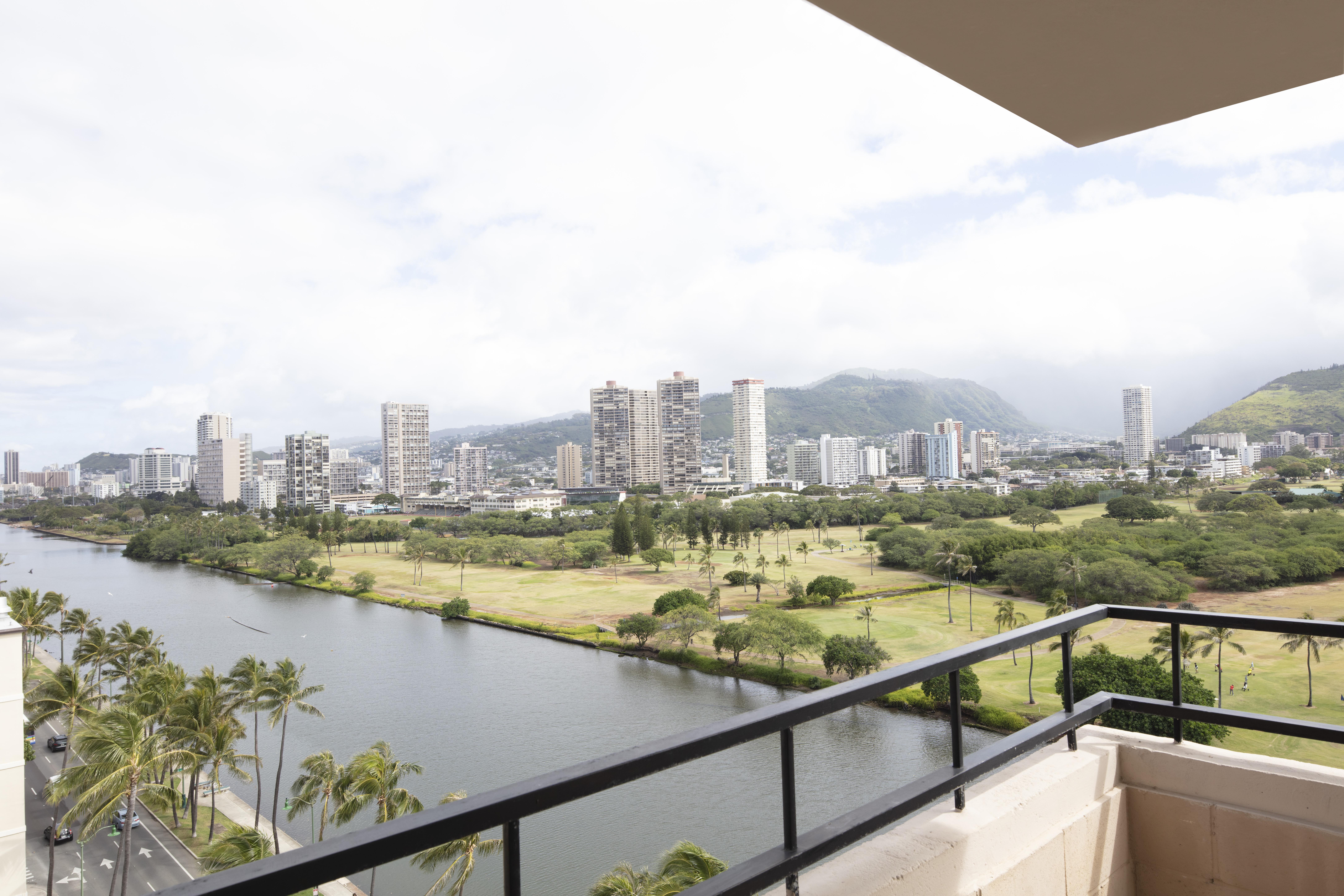 Отель Wayfinder Waikiki Гонолулу Экстерьер фото